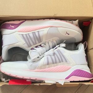 Puma Anzarun Jr White and Purple Shoes 7Y or 8 women size
